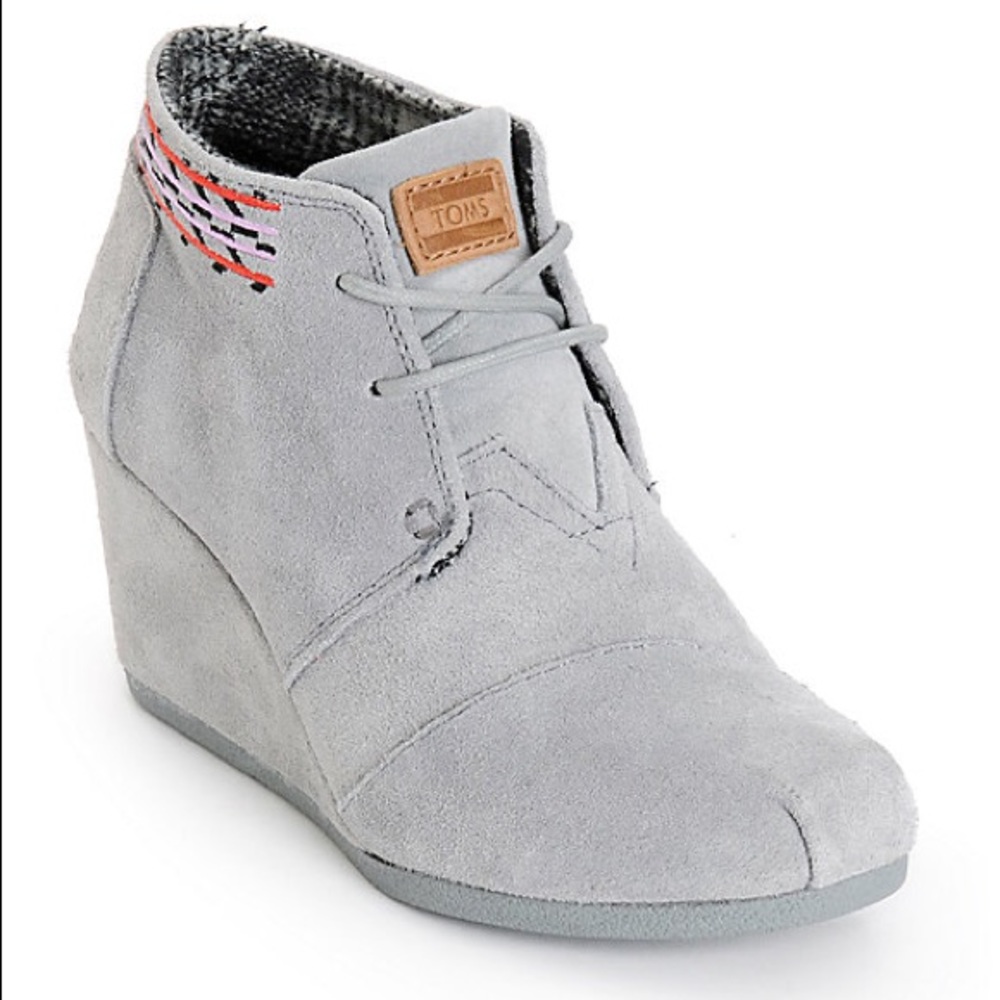 Toms wedges size 7 grey with embroidered pattern